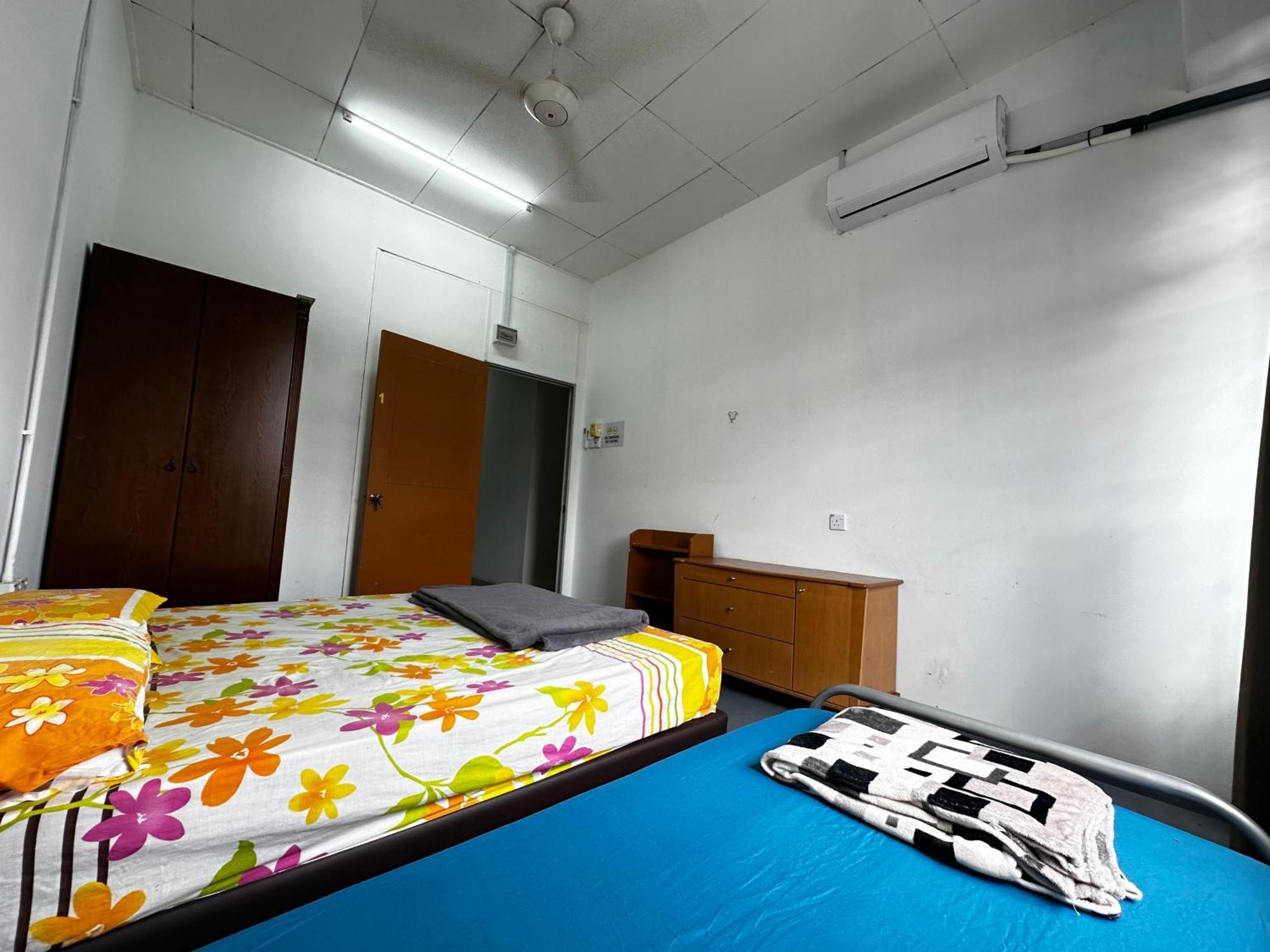 Jiaxin Dormitory - Puteri Wangsa 家馨旅舍 Улу Тирам Екстериор снимка