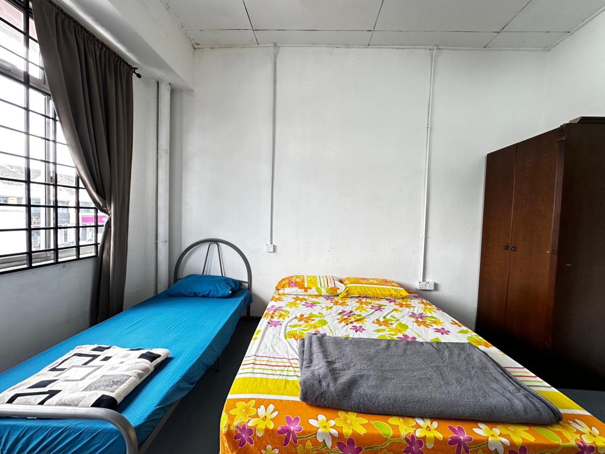 Jiaxin Dormitory - Puteri Wangsa 家馨旅舍 Улу Тирам Екстериор снимка