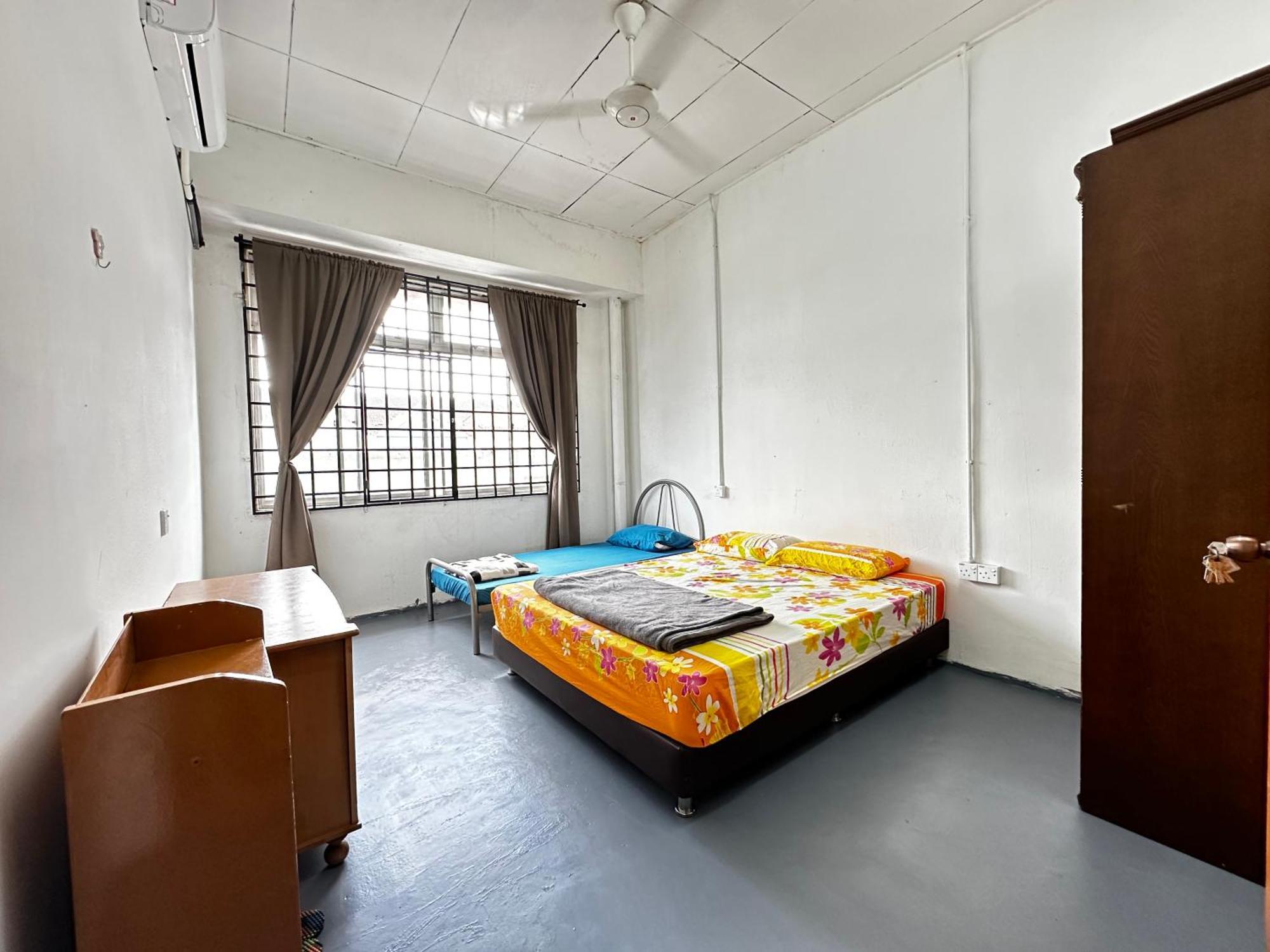 Jiaxin Dormitory - Puteri Wangsa 家馨旅舍 Улу Тирам Екстериор снимка