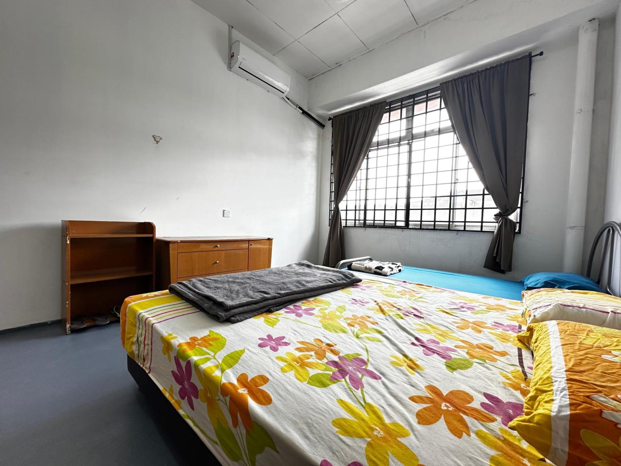 Jiaxin Dormitory - Puteri Wangsa 家馨旅舍 Улу Тирам Екстериор снимка