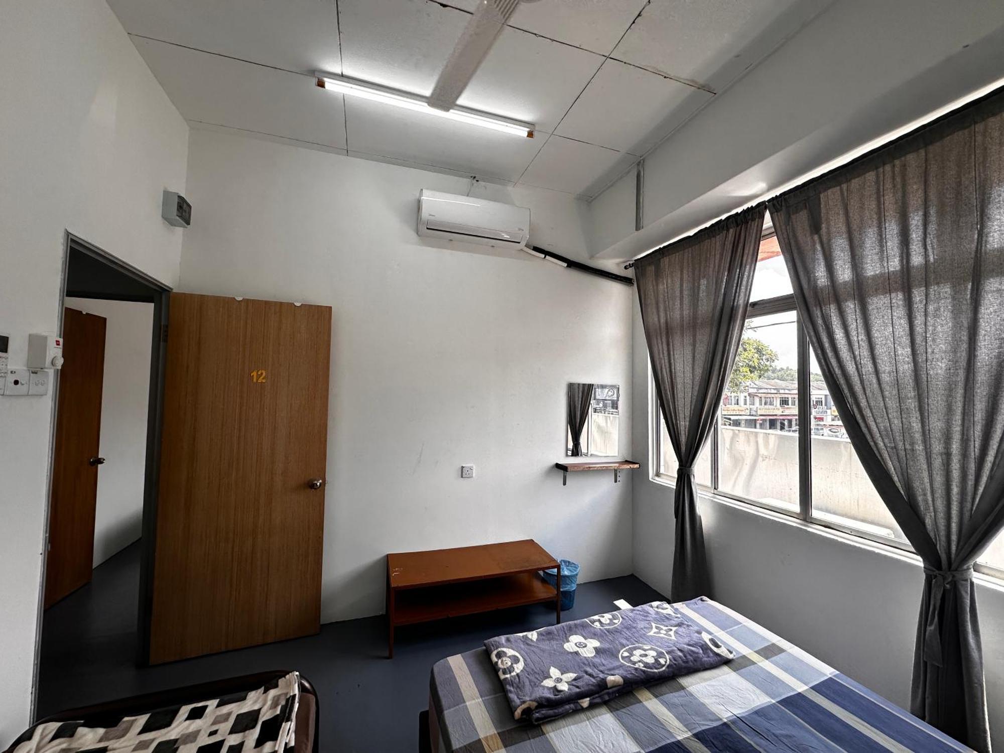 Jiaxin Dormitory - Puteri Wangsa 家馨旅舍 Улу Тирам Екстериор снимка