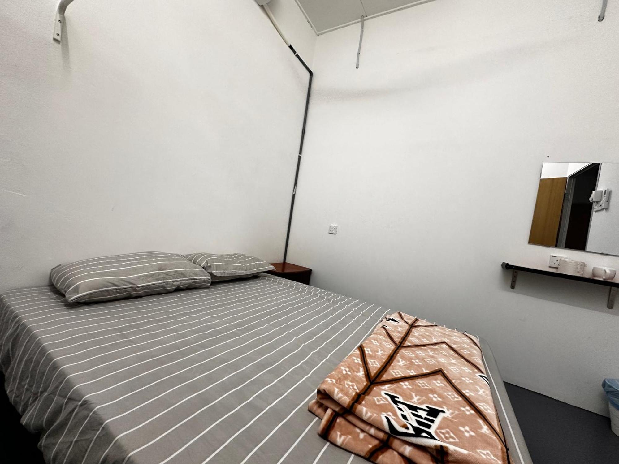 Jiaxin Dormitory - Puteri Wangsa 家馨旅舍 Улу Тирам Екстериор снимка