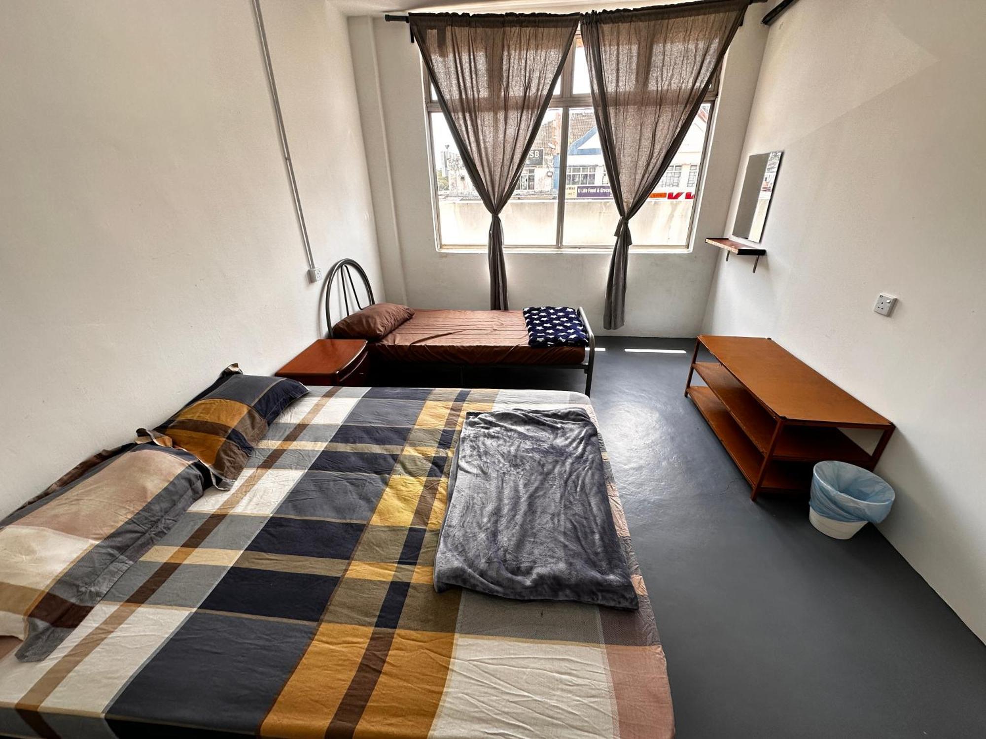 Jiaxin Dormitory - Puteri Wangsa 家馨旅舍 Улу Тирам Екстериор снимка