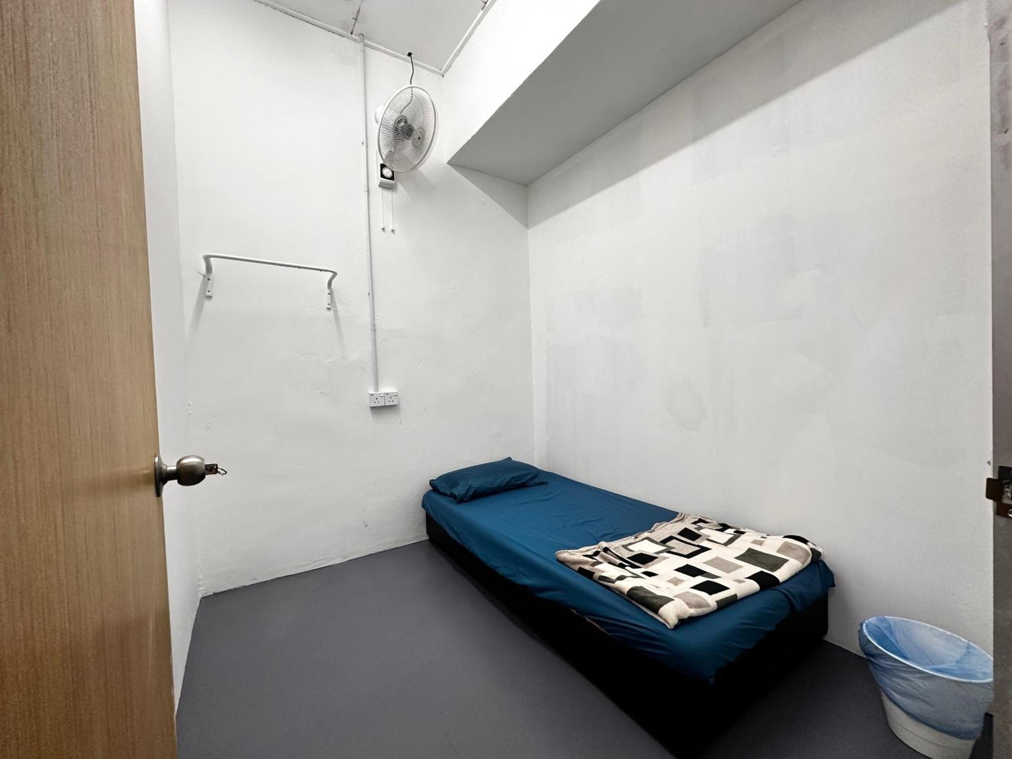 Jiaxin Dormitory - Puteri Wangsa 家馨旅舍 Улу Тирам Екстериор снимка