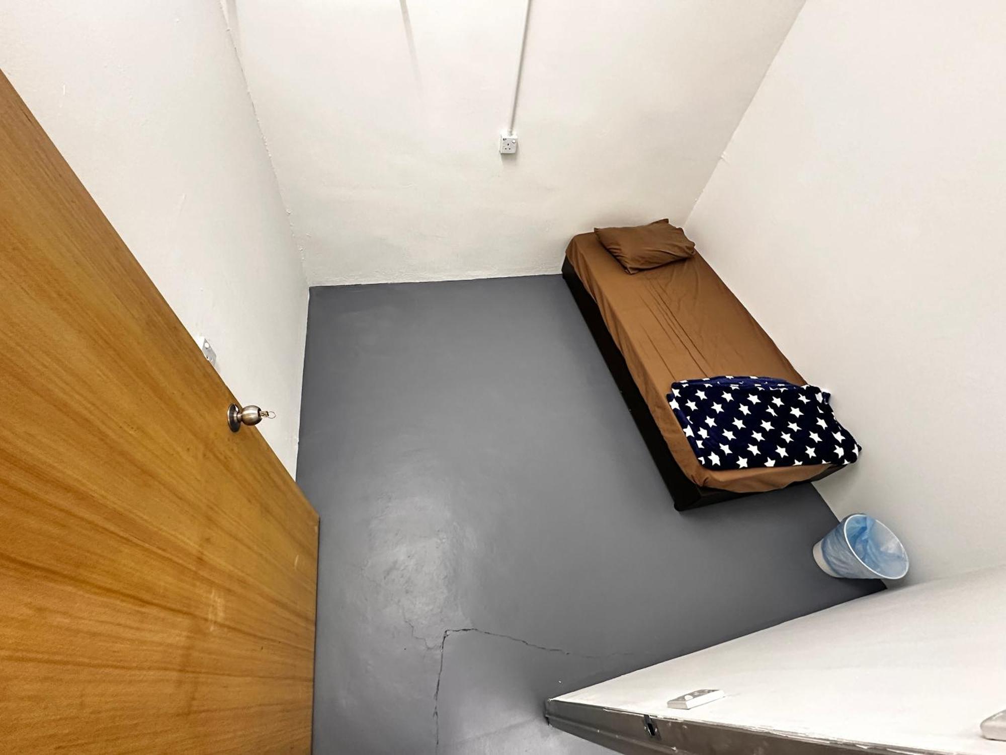 Jiaxin Dormitory - Puteri Wangsa 家馨旅舍 Улу Тирам Екстериор снимка